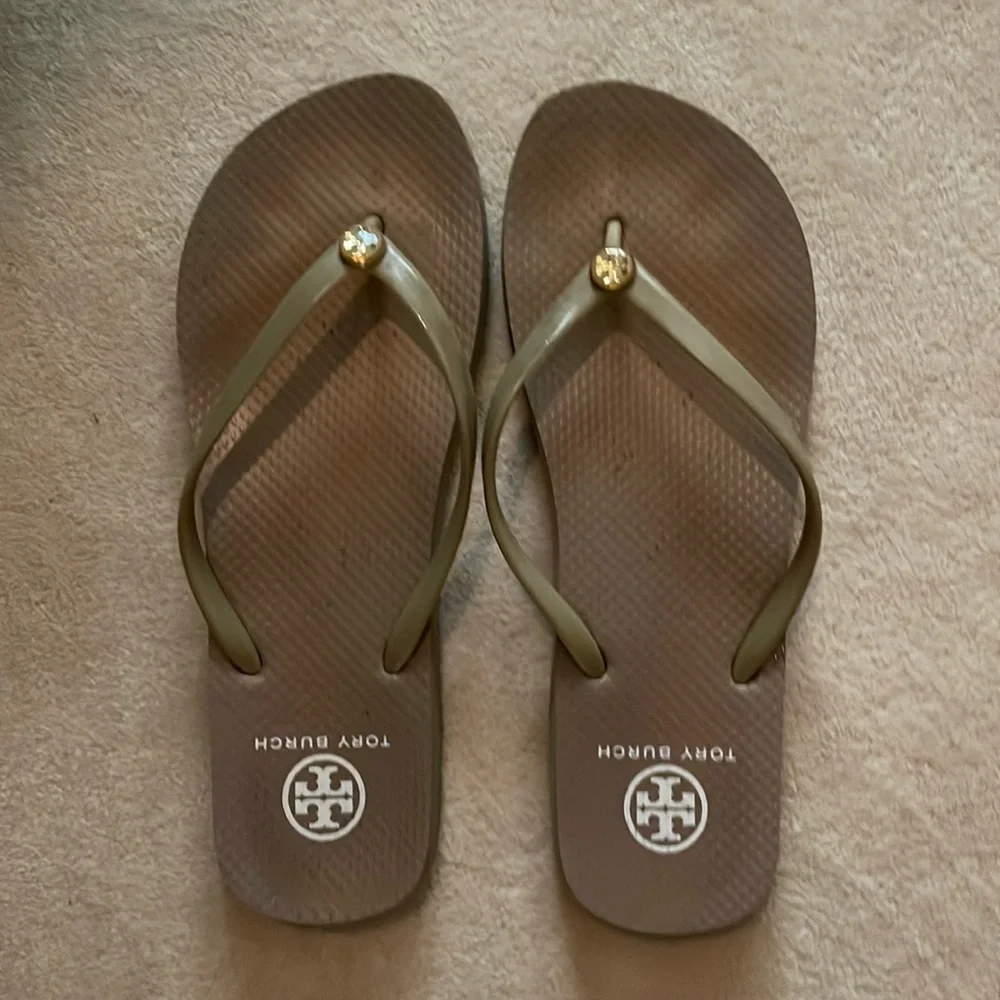 Tory Burch Nude/Tan Thin Flip Flops in size 10